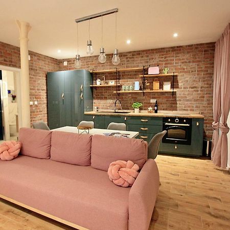 Apartman Michelangelo In The Centar Of Supetar Eksteriør billede