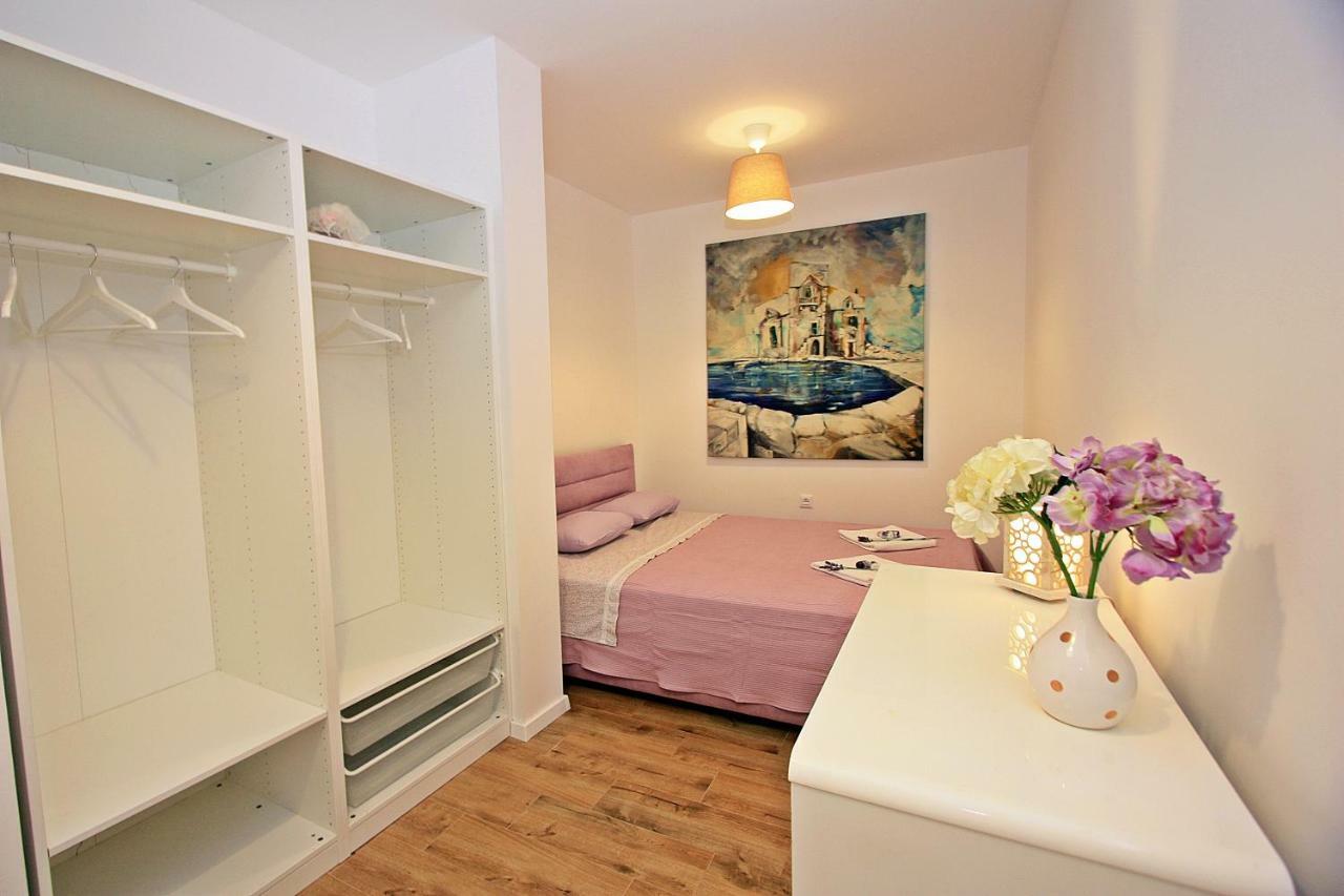 Apartman Michelangelo In The Centar Of Supetar Eksteriør billede